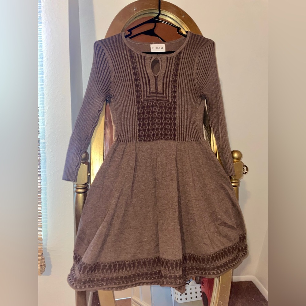 Short mini dress.
